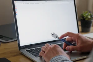 DNS Değişikliği Neden Hemen Görünmez? Yayılma Süresi, Önbellek ve Kayıt Kontrolü Rehberi
